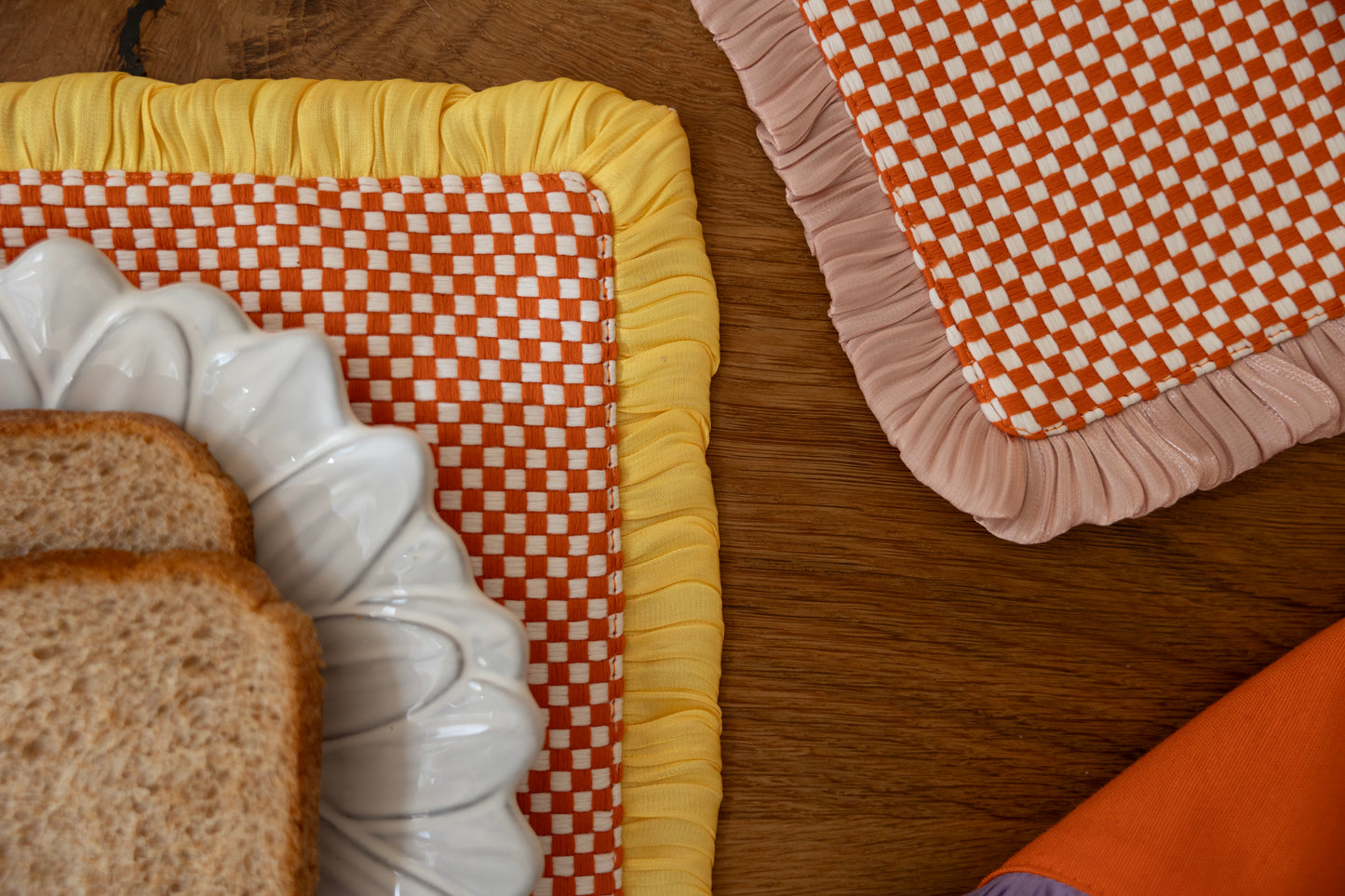 Placemat Yellow Frill