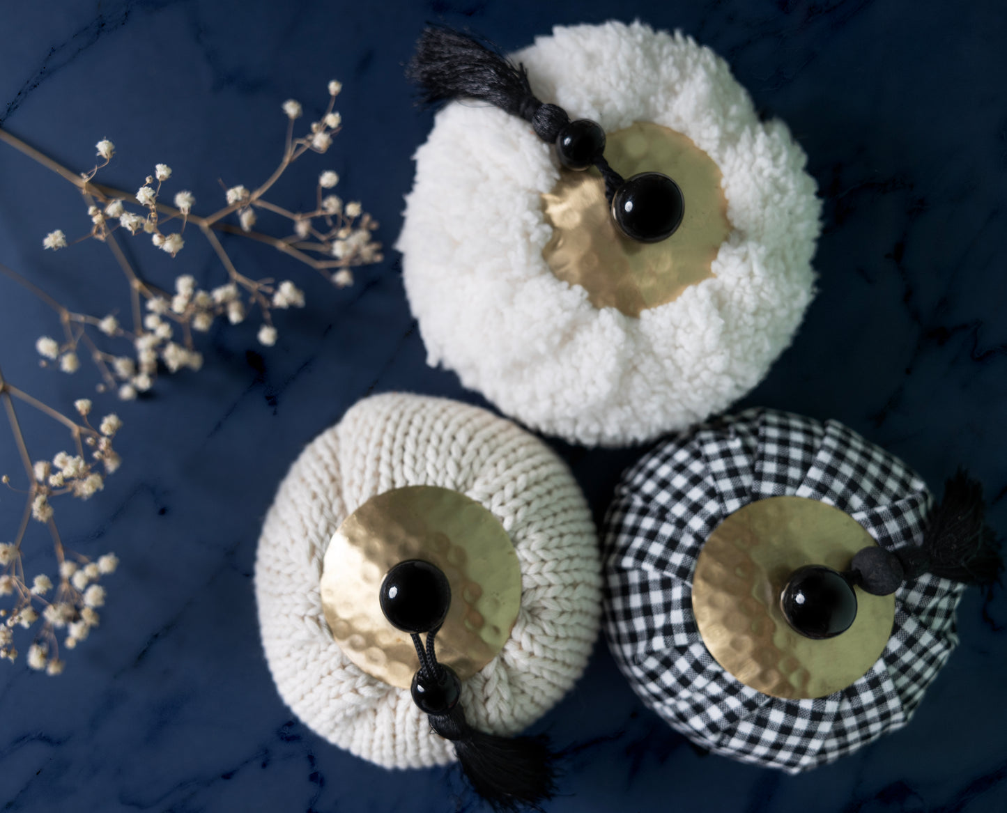 tricot scented purse in white, best Christmas present, scented bag with burgundy background