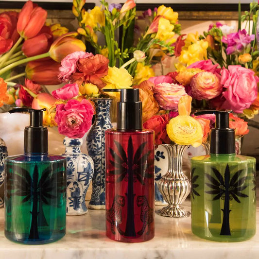 Frasco verde con palmera color negro y caja verde con detalles dorados para el jabon liquido de Ortigia Sicilia Fico d'India