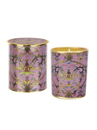 Ortigia Sicilia Aragona candle and tin with gold decorative lila design on a white background