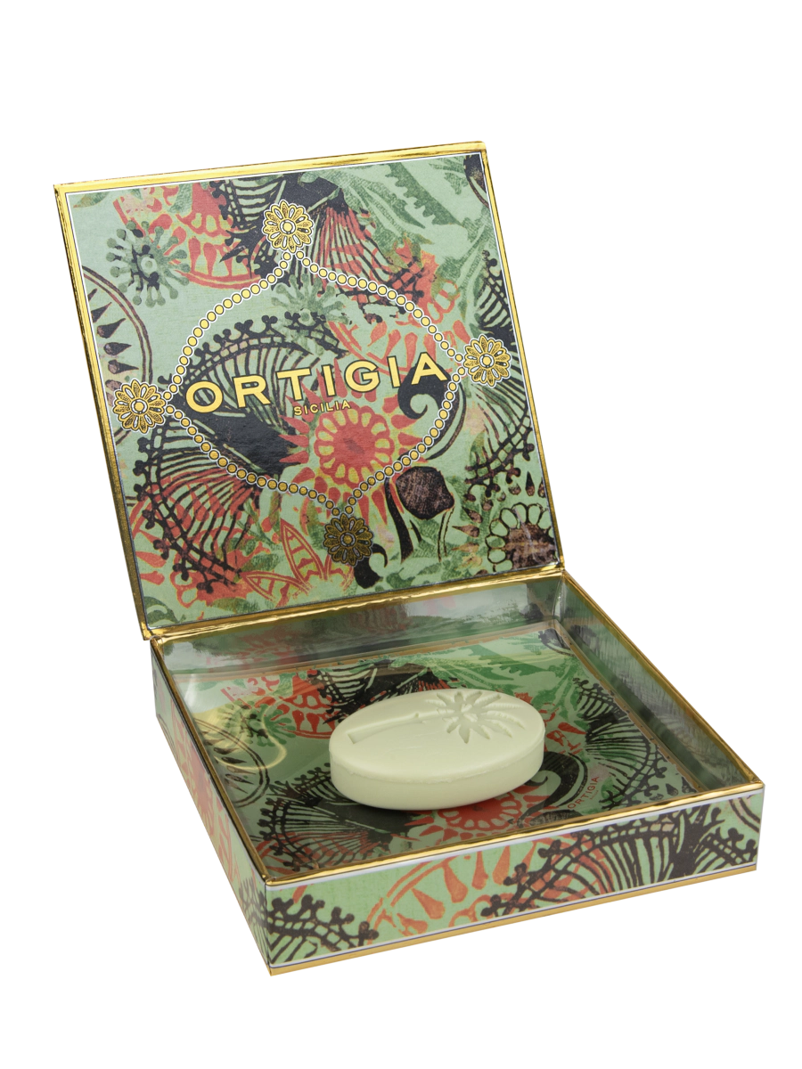 ortigia jabon con palmera y decoracion floray en fondo verde perfume Fico d'India