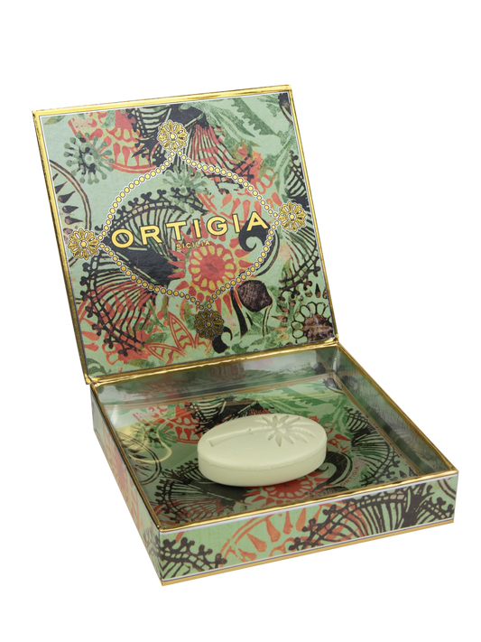 ortigia jabon con palmera y decoracion floray en fondo verde perfume Fico d'India