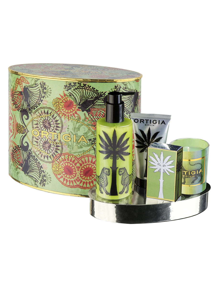 Caja regalo de Ortigia Sicilia color verde con detalles color plata con crema manos, jabon liquido color verde con palmera negra y leopardos