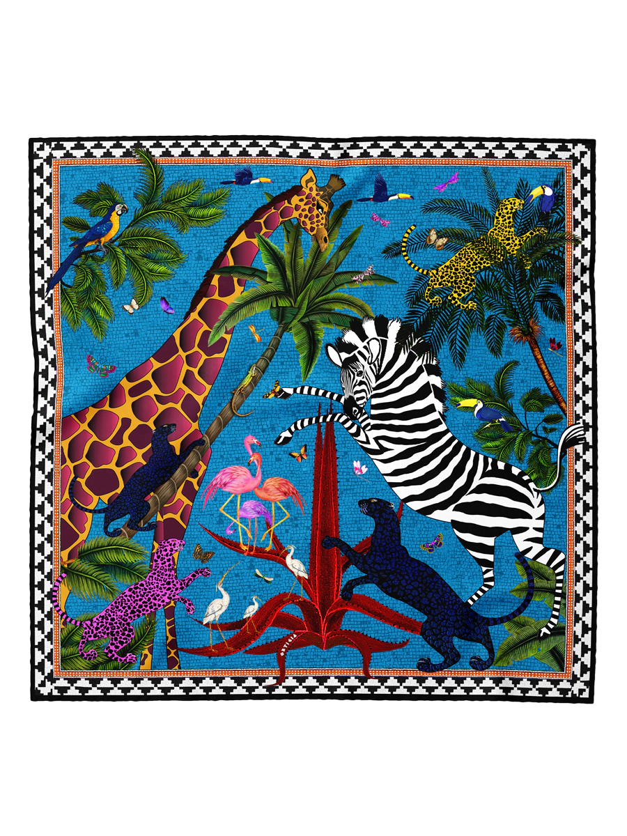 foulard con fondo color azul y jirafa y zebra y palmeras en seda de Ortigia Sicilia